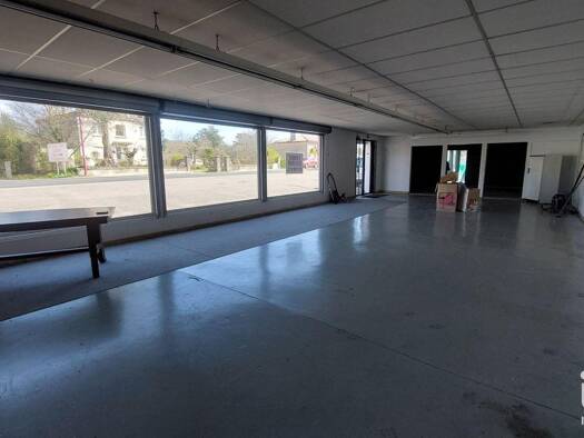 Local commercial à vendre 117 000 € 267 m² de surface de vente Lamothe-Montravel 24230