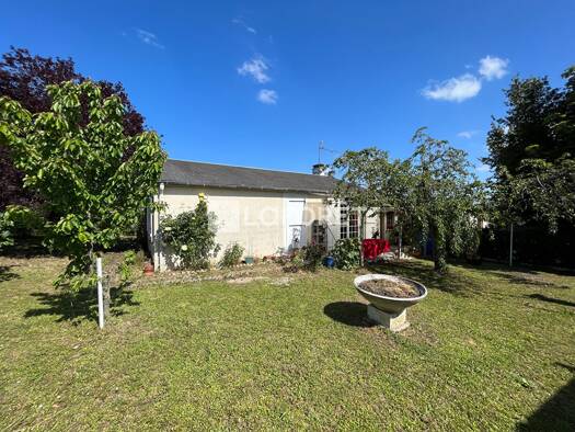 Maison de plain-pied à vendre 240 000 € 4 pièces 2 chambres 73 m² 483 m² de terrain Les Orgemonts Mantes-la-Ville 78711