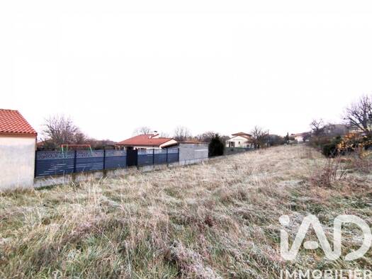 Terrain constructible à vendre 69 000 € 656 m² de terrain Mur-sur-Allier 63115