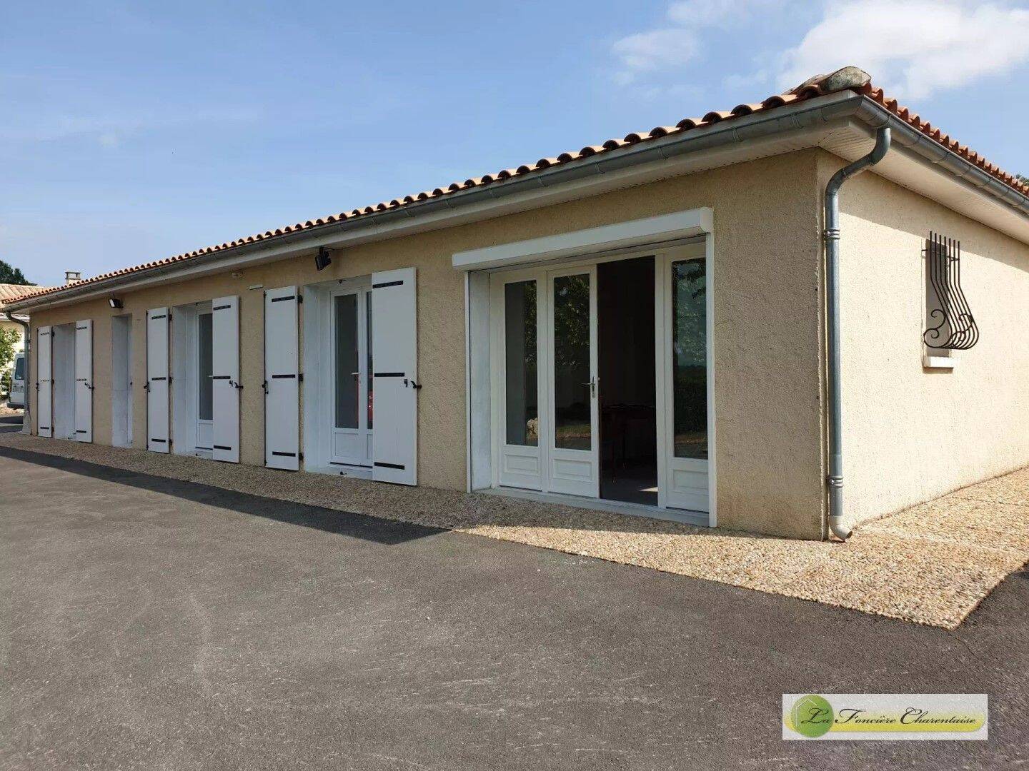 Maison à louer, 102m², FOUQUEBRUNE