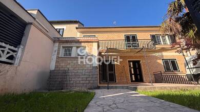 Maison à vendre 249 000 € 3 pièces 2 chambres 83 m² 148 m² de terrain Villeurbanne 69100