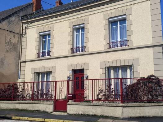 Maison de ville à vendre 199 900 € 7 pièces 6 chambres 230 m² 625 m² de terrain Centre Château-Thierry 02400