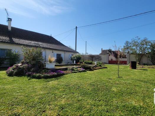 Maison à vendre 220 000 € 7 pièces 4 chambres 180 m² 800 m² de terrain Clérey 10390