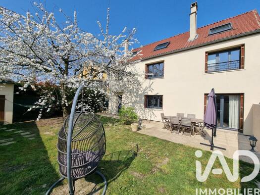 Maison à vendre 619 000 € 9 pièces 5 chambres 182,26 m² 562 m² de terrain Le Grand Val Sucy-en-Brie 94370