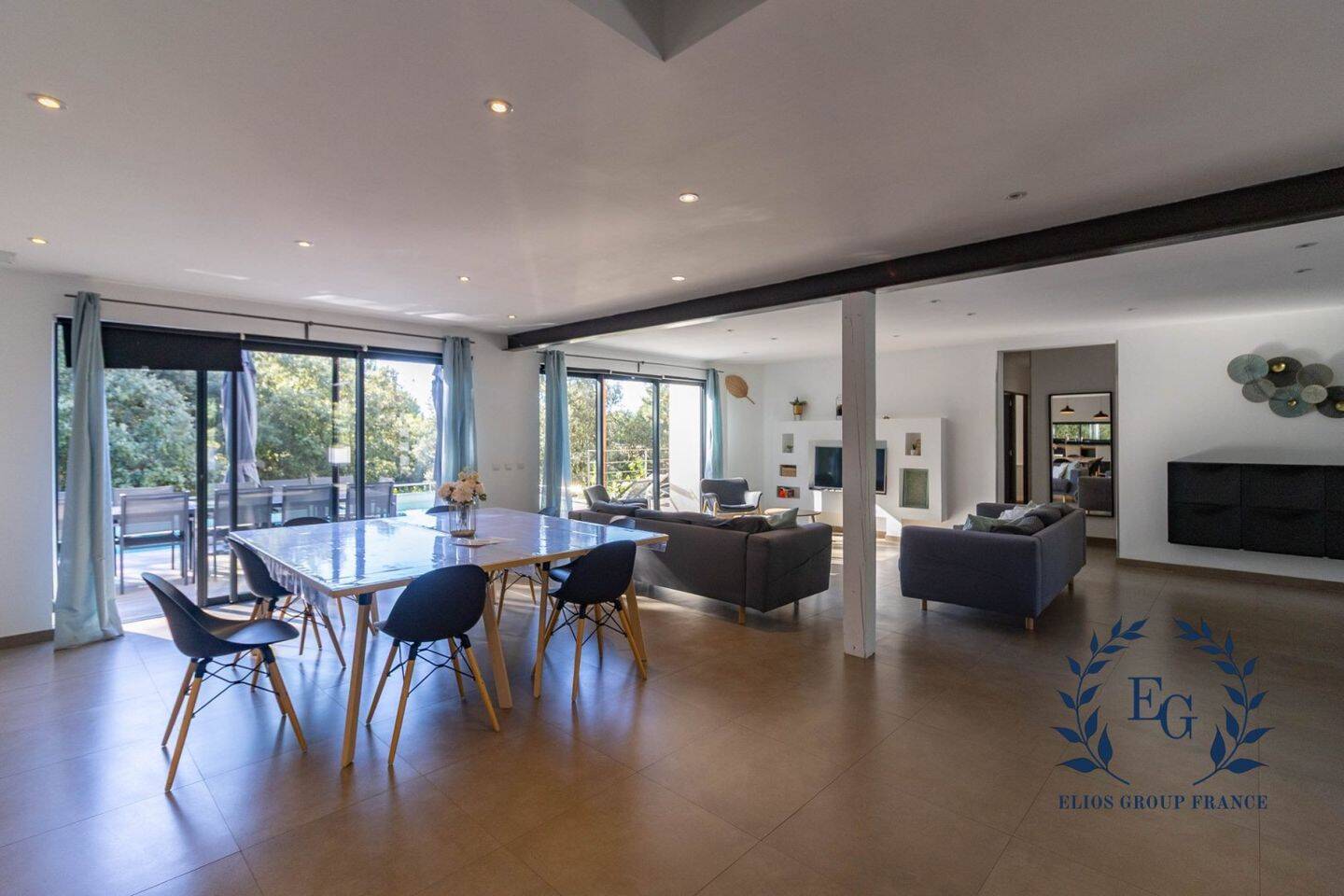 Maison à vendre, 300m², FLASSANS SUR ISSOLE