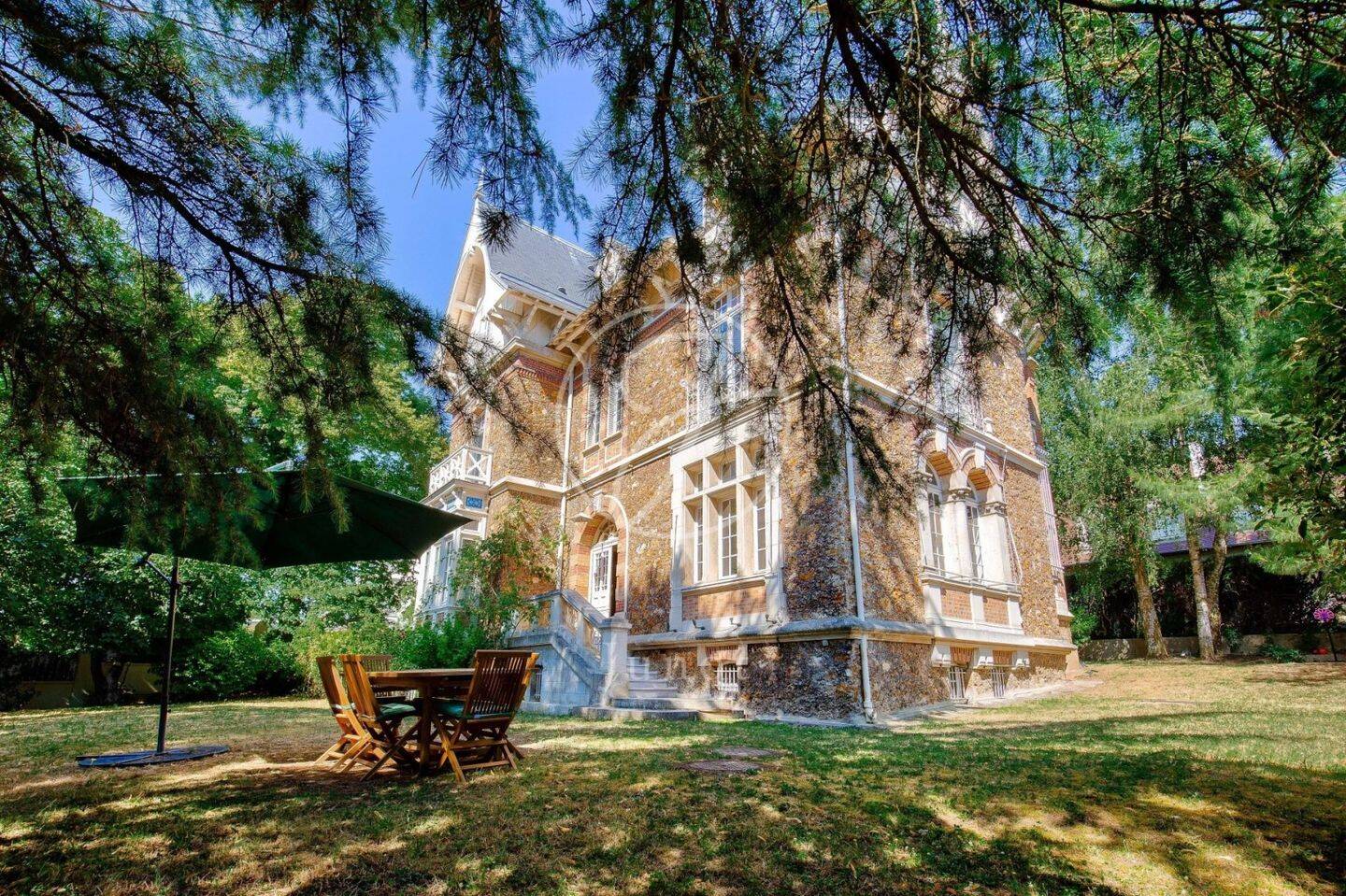 Maison à vendre, 380m², SEVRES