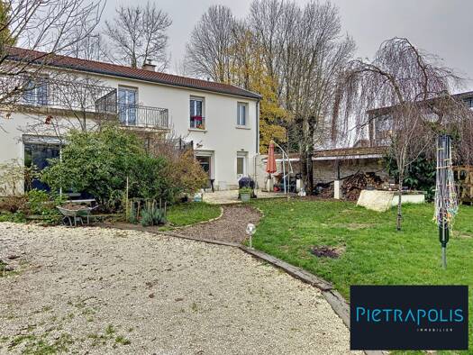 Maison à vendre 230 000 € 6 pièces 3 chambres 169 m² 514 m² de terrain Centre-Faubourgs Sud Chaumont 52000
