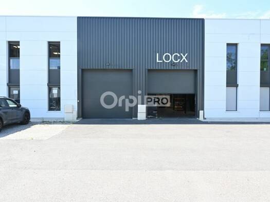 Local d'activités à louer 8 496 € 876,5 m² d'espace de stockage Sathonay-Camp 69580