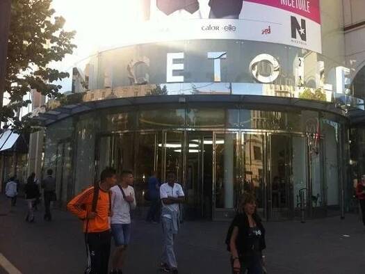 Appartement à louer 850 € 2 pièces 1 chambre 27 m² 1er étage Nice 06000