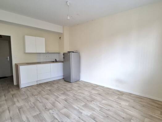 Appartement à louer 445 € 1 pièce 22,7 m² Étage 2/2 dès le 04/05/2026 Saint Leu-Notre Dame Amiens 80000