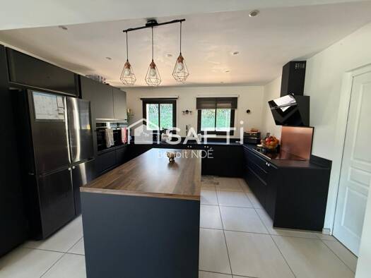 Maison à vendre 445 750 € 6 pièces 5 chambres 180 m² 889 m² de terrain Les Pujols 09100