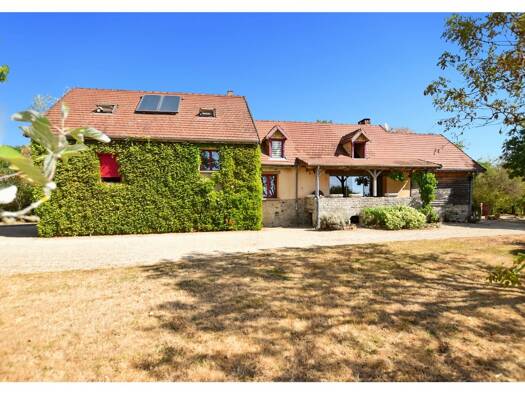 Maison à vendre 225 000 € 6 pièces 3 chambres 121 m² 5 112 m² de terrain Saint-Émiland 71490