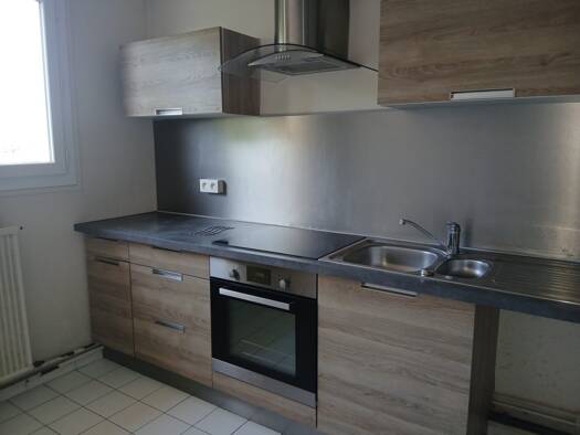 Appartement à louer 1 047 € 3 pièces 2 chambres 61,4 m² Étage 3/3 Taverny 95150