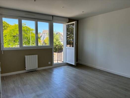 Appartement à vendre 138 500 € 2 pièces 1 chambre 43,61 m² Étage 3/3 Ergue Armel Quimper 29000