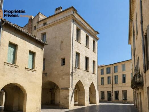 Hôtel particulier à vendre 1 850 000 € 10 pièces 5 chambres 316 m² Centre Est Uzès 30700