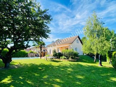 Maison à vendre 690 000 € 8 pièces 4 chambres 178 m² 809 m² de terrain Genas 69740