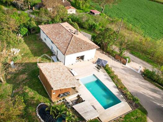 Maison à vendre 469 000 € 10 pièces 5 chambres 230,95 m² 11 229 m² de terrain Monblanc 32130