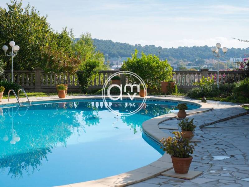 Maison à vendre, 326m², LA VALETTE DU VAR