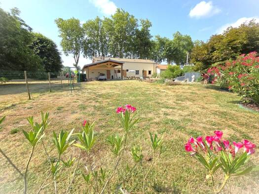 Maison à vendre 242 000 € 4 pièces 3 chambres 125 m² 4 934 m² de terrain Cintegabelle 31550