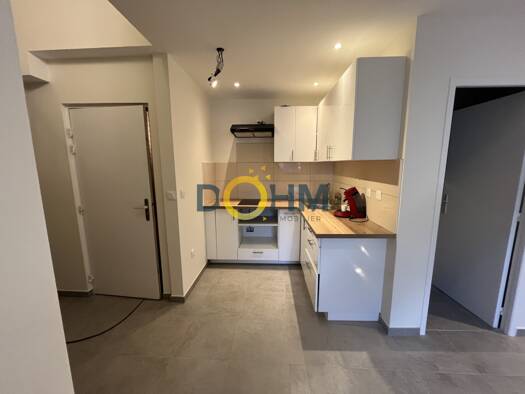 Appartement à louer 550 € 3 pièces 2 chambres 50 m² Étage 2/3 Saint-Étienne 42100