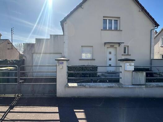 Maison à vendre 217 300 € 4 pièces 3 chambres 103,6 m² 35 m² de terrain Saint-Jean-de-la-Ruelle 45140