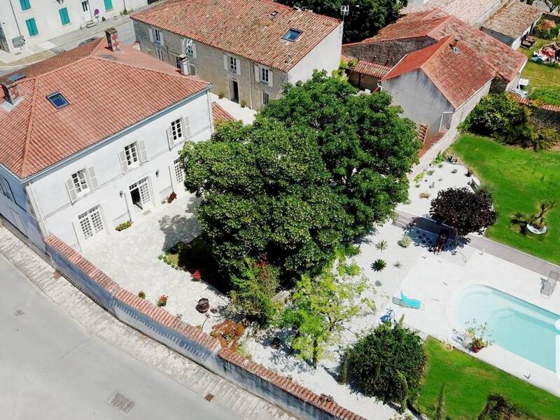 Maison à vendre, 430m², SAINT SAUVEUR D'AUNIS