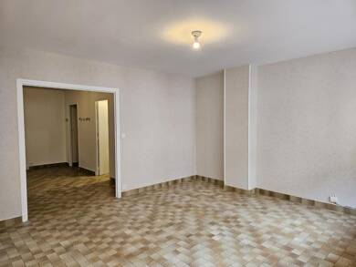 Appartement à louer 580 € 2 pièces 1 chambre 68 m² RDC Valence 26000