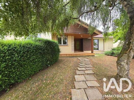 Maison de plain-pied à vendre 380 000 € 6 pièces 3 chambres 161 m² 3 382 m² de terrain Audun-le-Roman 54560