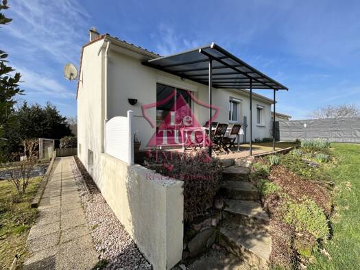 Maison à vendre 148 000 € 3 pièces 2 chambres 81 m² 483 m² de terrain Bressuire 79300