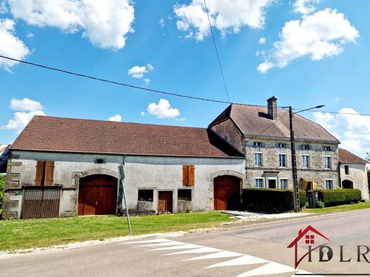Maison à vendre 170 000 € 5 pièces 3 chambres 161 m² 3 569 m² de terrain Pierrefaites 52500