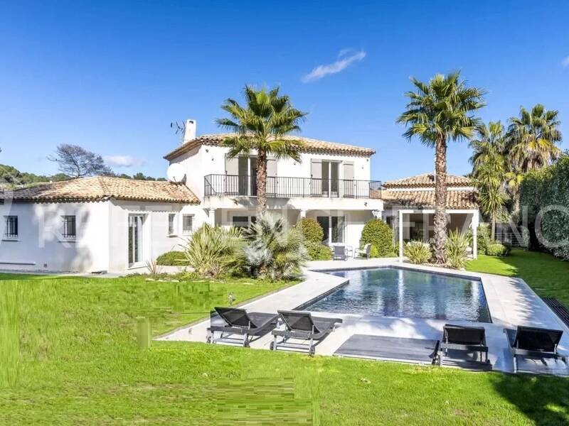 Maison à louer, 250m², MOUGINS