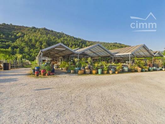 Local commercial à vendre 410 000 € 100 m² de surface de vente Les Vans 07140