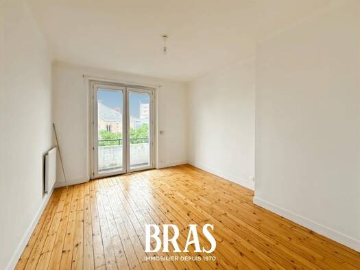 Appartement à louer 750 € 3 pièces 2 chambres 65 m² 3ème étage Dalby Nantes 44000