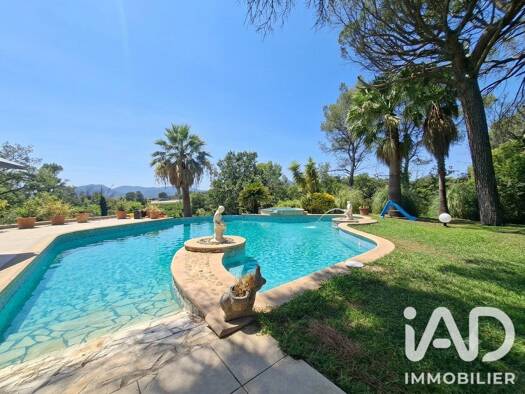 Demeure à vendre 1 470 000 € 10 pièces 5 chambres 300 m² 9 700 m² de terrain La Bouverie Roquebrune-sur-Argens 83520
