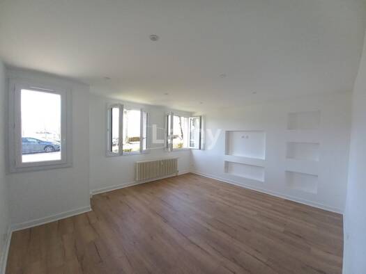 Appartement à louer 850 € 2 pièces 50,3 m² RDC/3 Centre Ville Chambéry 73000