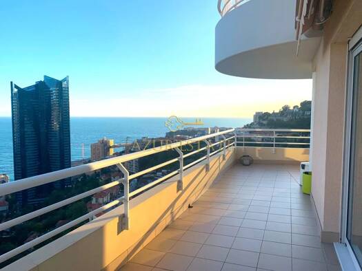 Appartement à louer 1 600 € 2 pièces 1 chambre 50 m² Étage 1/6 Centre Beausoleil 06240