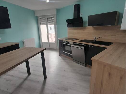 Appartement à louer 830 € 3 pièces 2 chambres 88 m² 3ème étage Pentagone La Roche-sur-Yon 85000