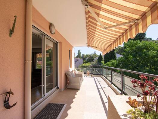 Appartement à vendre 558 500 € 4 pièces 2 chambres 104 m² Étage 3/4 Village-Le Val-Cabrieres Mougins 06250