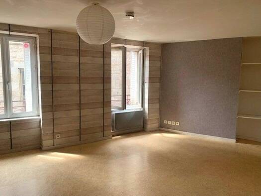 Appartement à louer 385 € 2 pièces 1 chambre 35 m² 2ème étage Ussel 19200