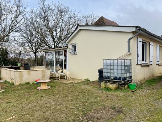 Maison de plain-pied à vendre 118 250 € 4 pièces 2 chambres 70 m² 5 150 m² de terrain Causse-et-Diège 12700