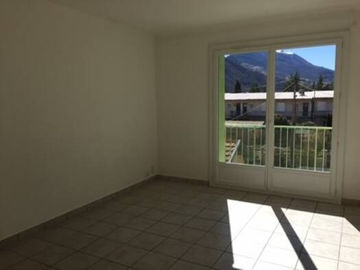 Appartement à louer 602 € 3 pièces 55,5 m² Étage 2/2 Les Arches Digne-les-Bains 04000