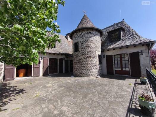 Maison à vendre 332 800 € 8 pièces 6 chambres 210 m² 27 205 m² de terrain Montsalvy 15120