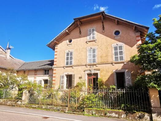 Maison à vendre 140 000 € 20 pièces 10 chambres 470 m² 976 m² de terrain La Vôge-les-Bains 88240