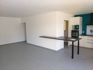 Maison de plain-pied à louer 1 052 € 4 pièces 3 chambres 100,2 m² Saint-Médard-d'Eyrans 33650
