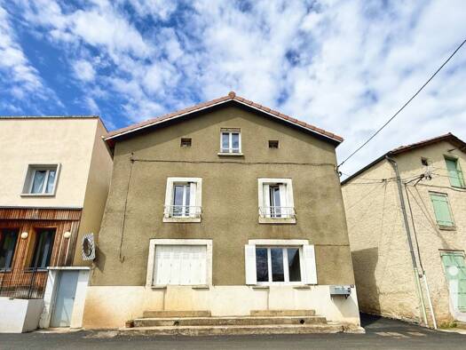 Maison de plain-pied à vendre 149 000 € 12 pièces 6 chambres 285 m² 313 m² de terrain Le Brignon 43370