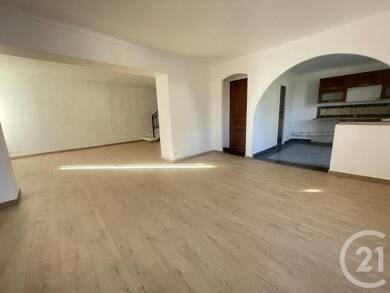 Duplex à louer 1 400 € 4 pièces 3 chambres 101 m² 1er étage Saint-Jeannet 06640