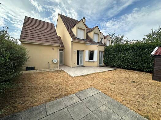 Maison à vendre 310 000 € 6 pièces 4 chambres 101,04 m² 275 m² de terrain Centre Savigny-le-Temple 77176