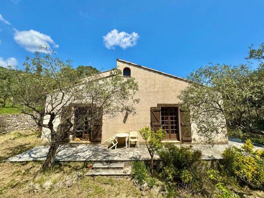 Maison à vendre 360 000 € 5 pièces 4 chambres 139 m² 2 600 m² de terrain Seillans 83440