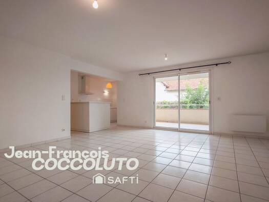 Appartement à vendre 135 000 € 3 pièces 2 chambres 70 m² Étage 1/2 École Élysée Reclus-Foyer de la Salève Agen 47000