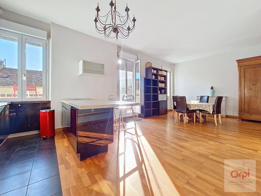 Maison à louer, 91m², AJACCIO